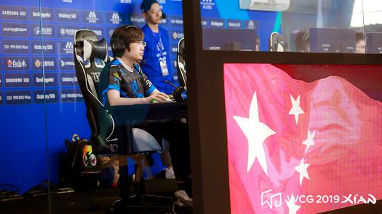 的背景下显 的背景下显