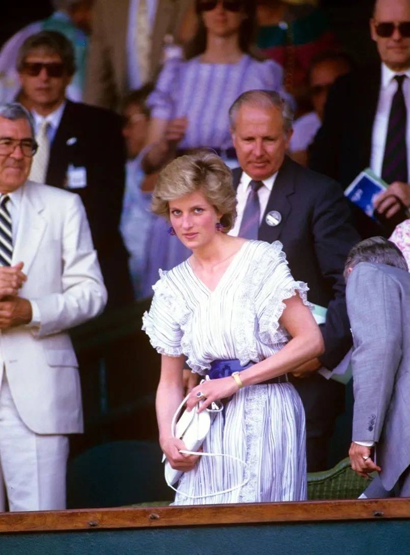 我国羽球队夺下混合团体项目铜牌