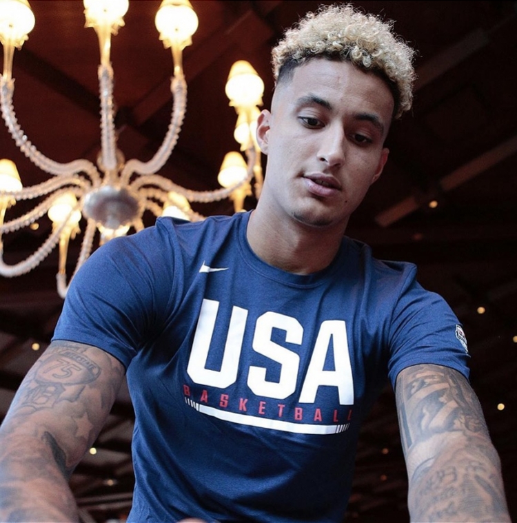 连续小亏最 连续小亏最